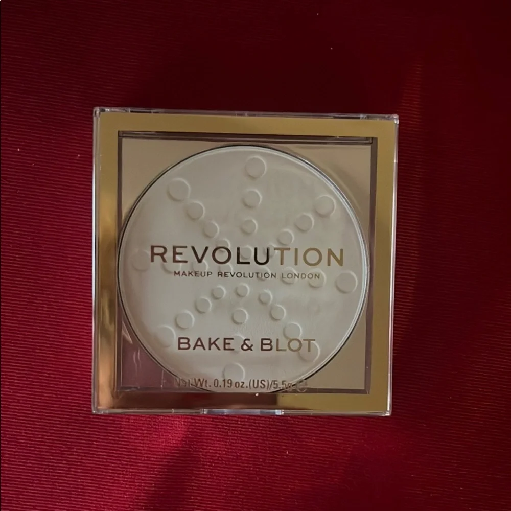 Revolution Makeup Bake & Blot Powder Set